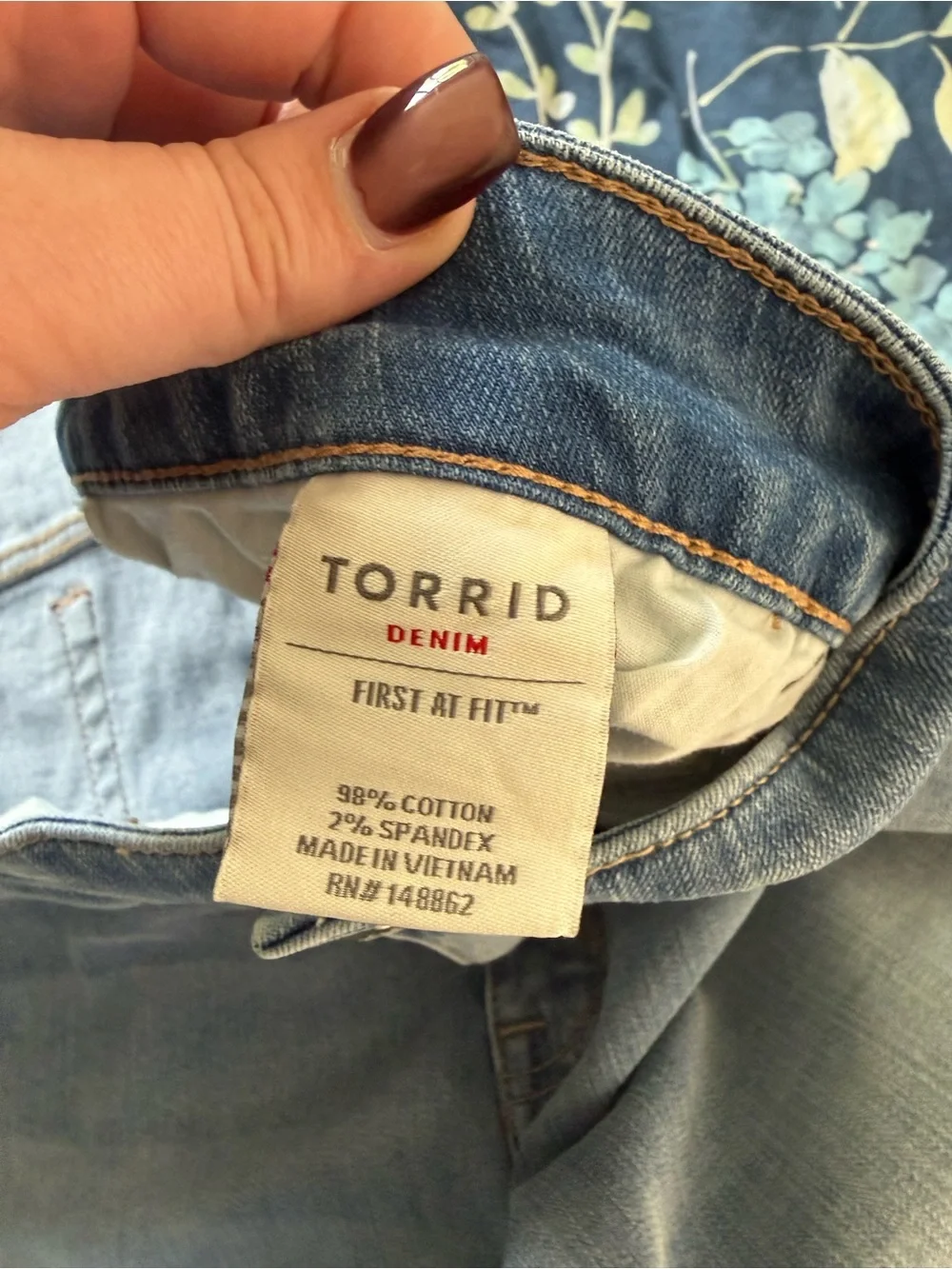 Torrid Light Wash Denim Cutoff Shorts Plus‎ Size 26W
